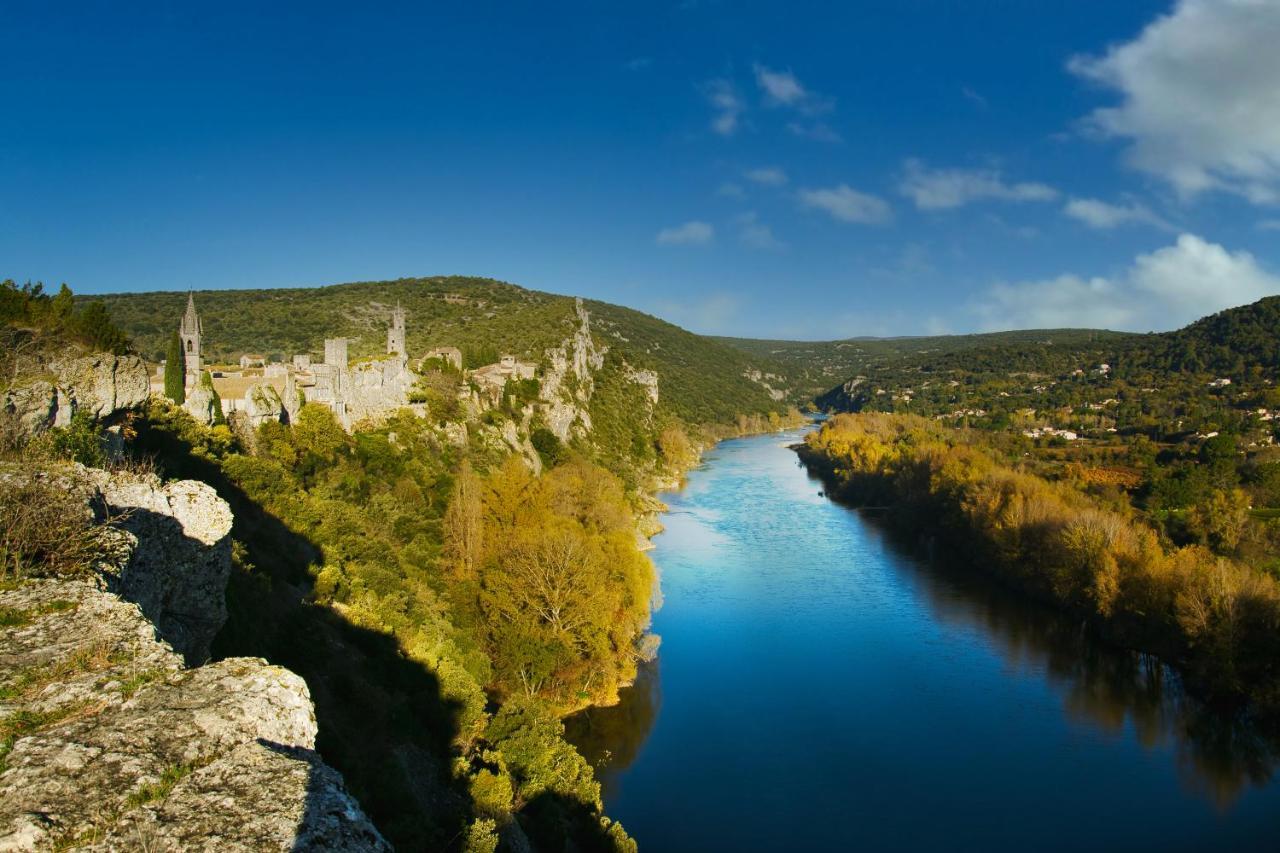 Le Castelas Aigueze Bagian luar foto