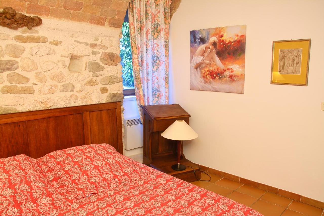 Le Castelas Aigueze Bagian luar foto